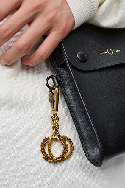 Laurel Wreath Keyring(1SZ 480：GOLD): | FRED PERRY JAPAN