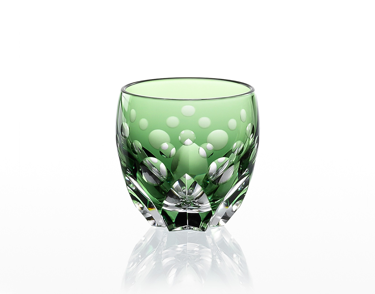 江戸切子 伝統工芸士・鍋谷聰 作 冷酒杯＜水仙＞ | カガミクリスタル