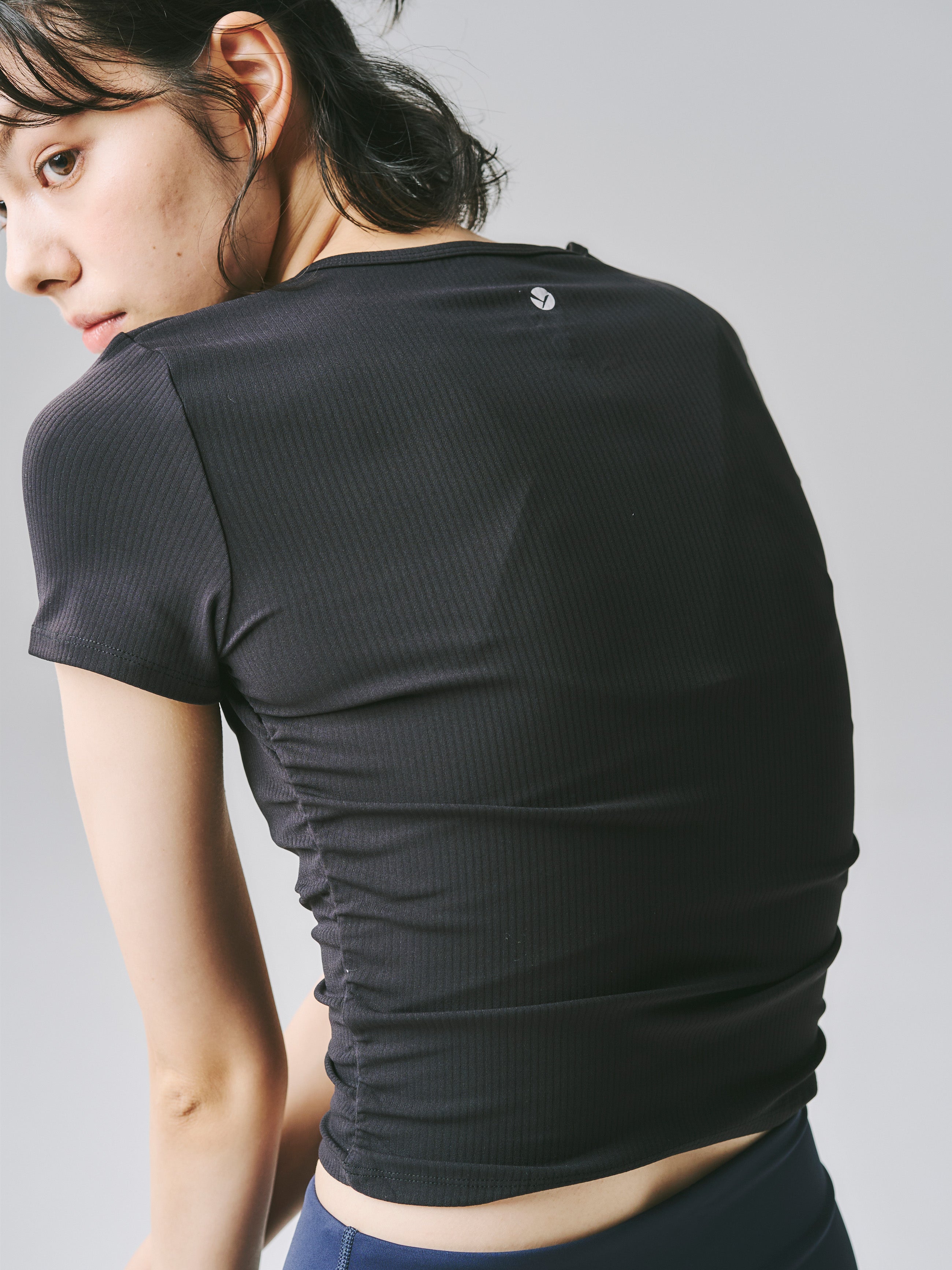 テイラー リブ クロップ トップス ブラック | 半袖トップス | KIT
