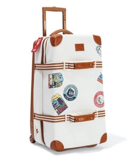 旅立ちはレトロなバッグとともに。ネイバーフッドとバートンによる