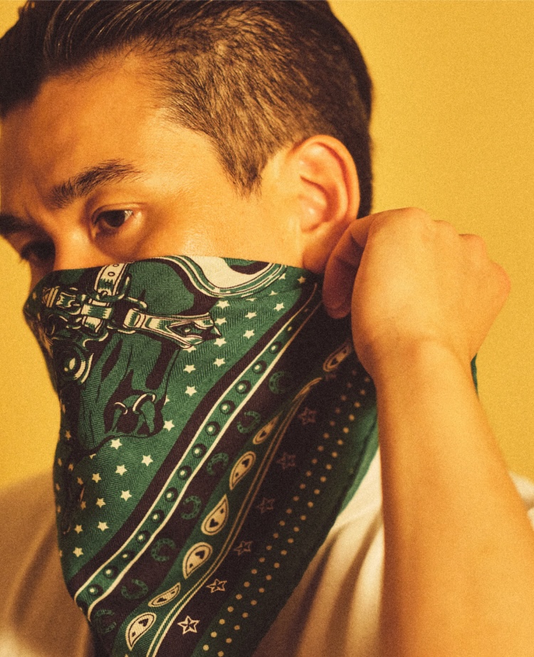 GH 銘品の所以】この秋、足すべき特別なモノは？ バンダナ柄のスカーフ