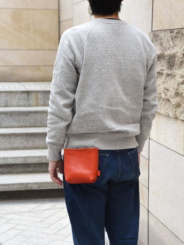 大工さんが仕事で使う腰袋をイメージしたベルトポーチ / 革鞄のHERZ