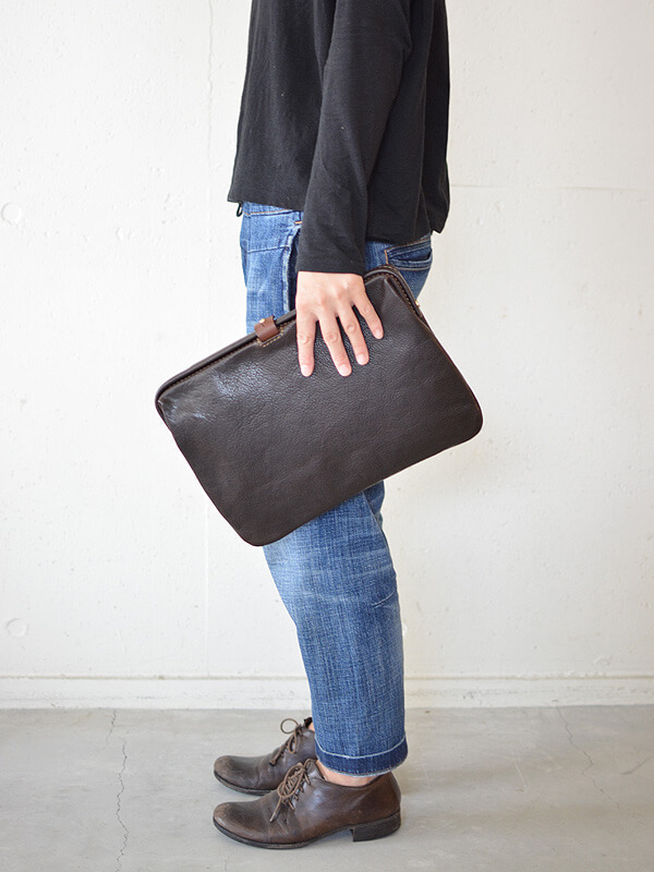 がま口式で使いやすい本革クラッチバッグ / 革鞄のHERZ(ヘルツ)公式通販