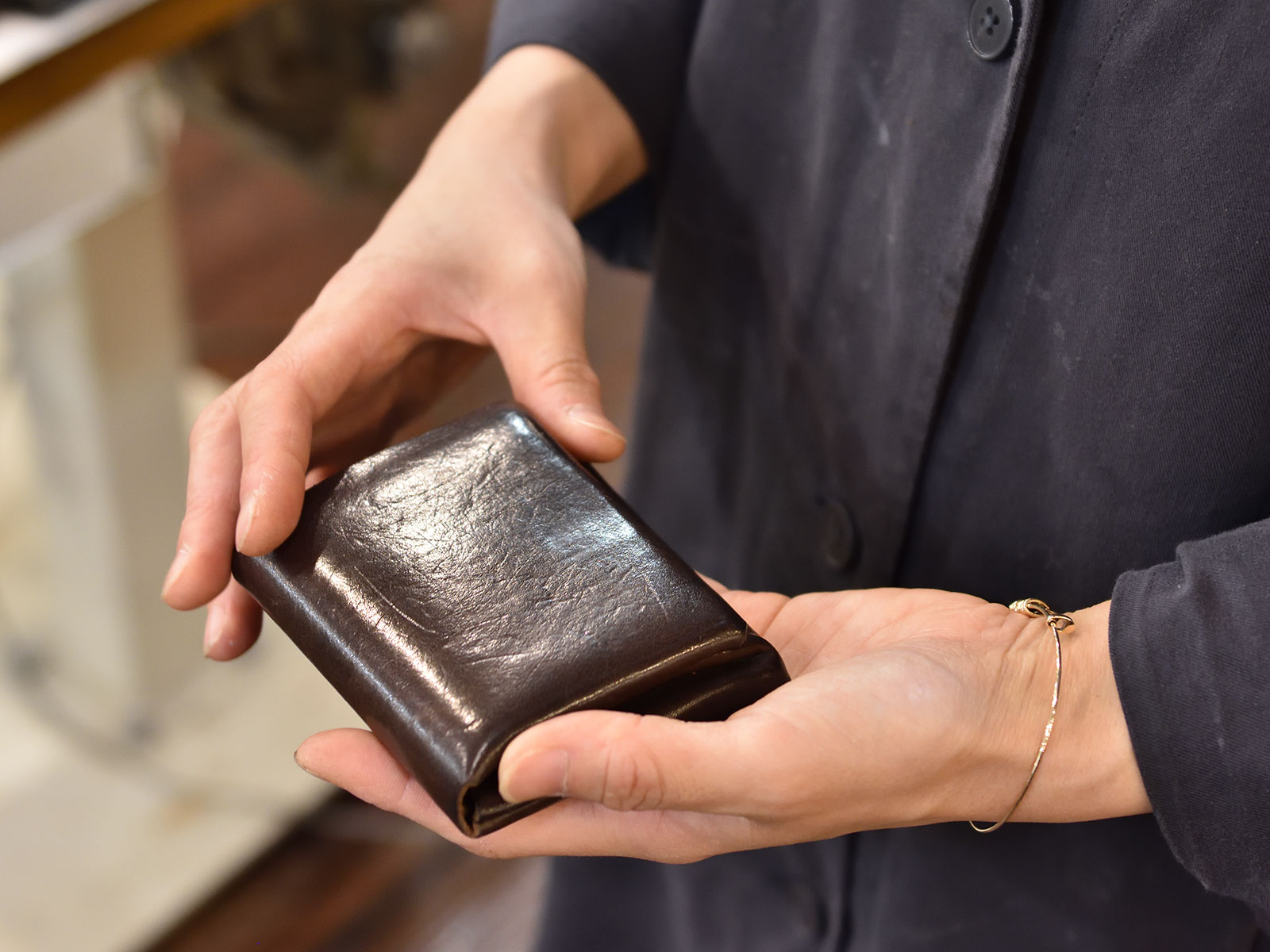 フルジップミニ財布(GS-75)はスタッフも愛用中｜革鞄・革小物のHERZ