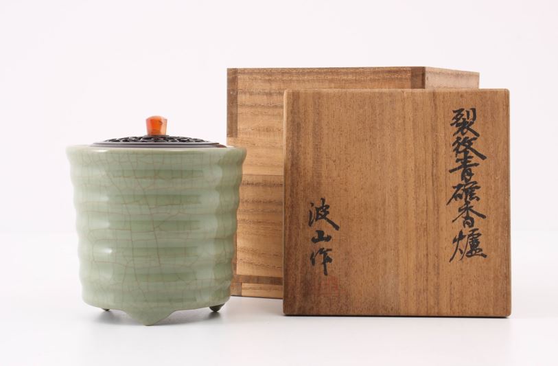 近代陶芸の先駆者・板谷波山。独自の「葆光彩磁」で陶芸を芸術の域に