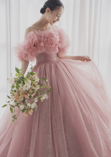 27364｜大阪でカラードレスのレンタル【阪急ウェディングドレスサロン