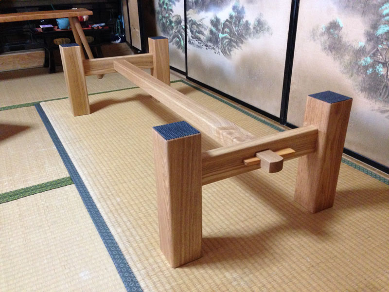 栃（トチ）無垢一枚板 座卓：ダイニングテーブルや手作り家具の