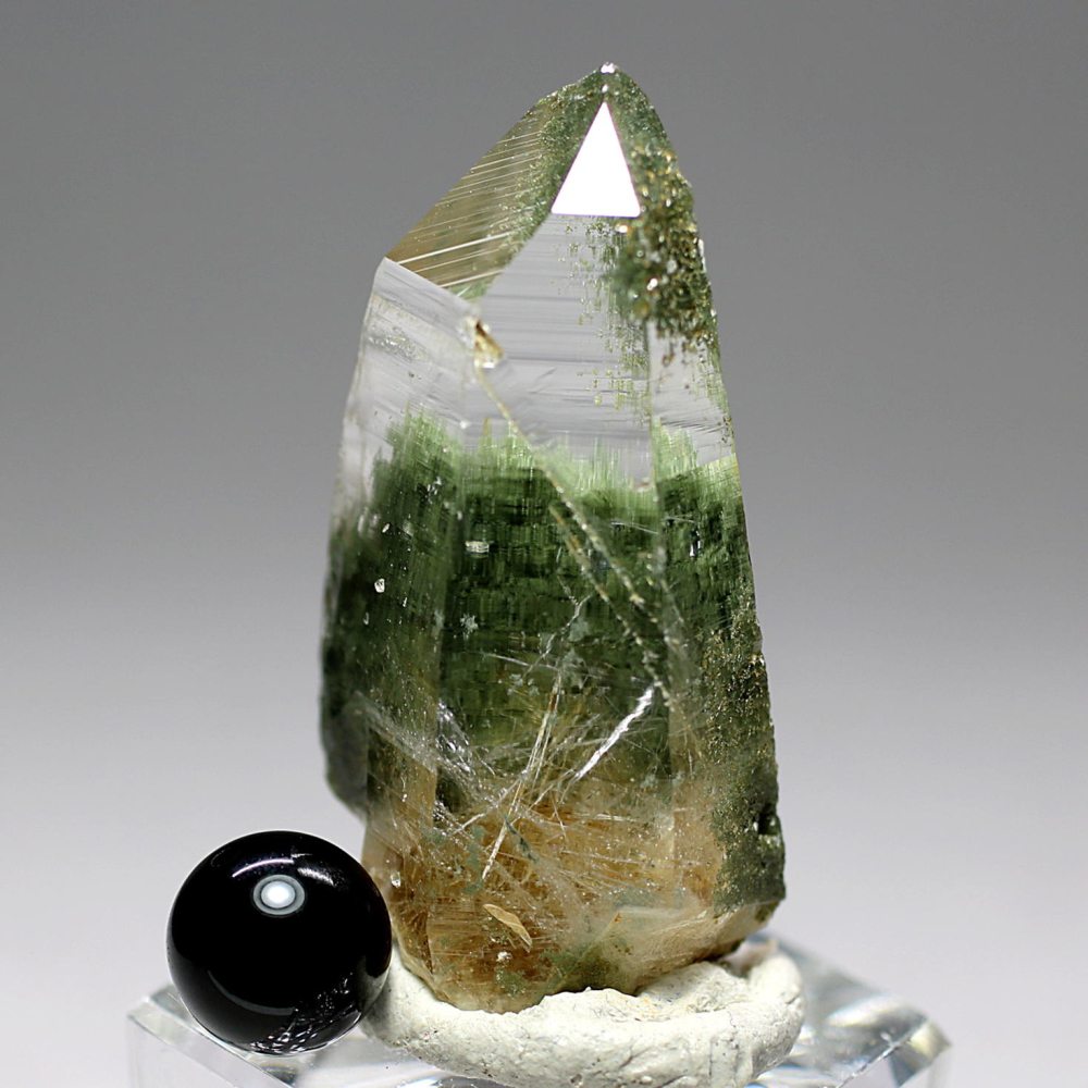 高品質・ガネッシュヒマール産]ヒマラヤ水晶原石ナチュラルポイント/角