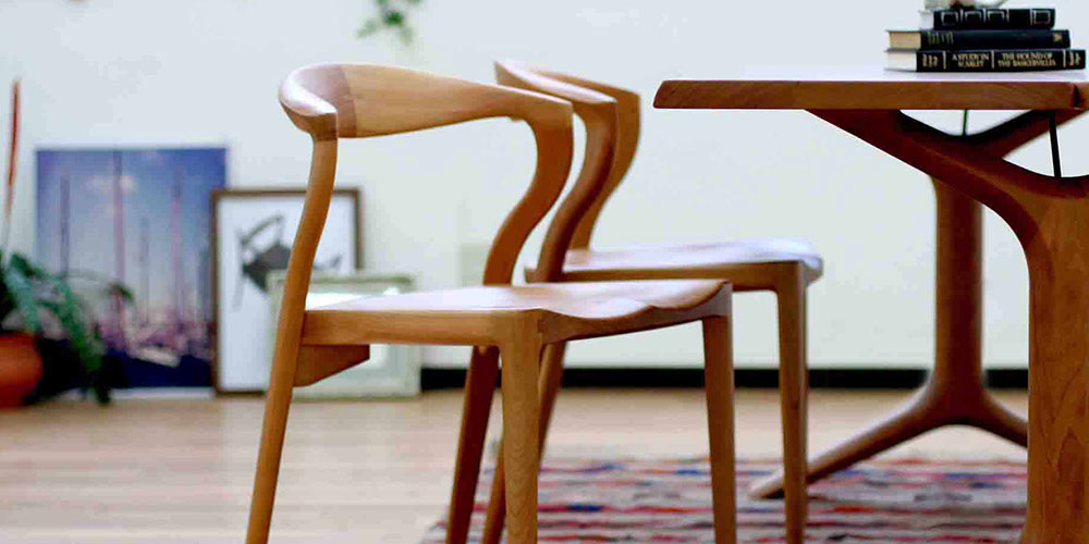 起立木工 ダイニングチェア「カムイ」チェリー材 ウレタン塗装