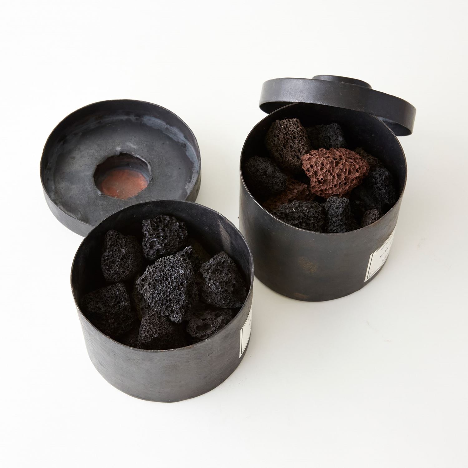 MAD et LEN POT LAVA ROCK TERRE NOIRE｜ディフューザー｜IDEE SHOP Online