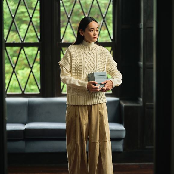 H& by POOL Cable Vest Off White｜トップス｜IDEE SHOP Online