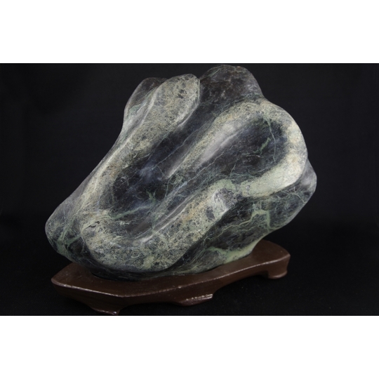 蛇紋石3．0kg 鑑賞石 天然石販売 名取貴石 天然石・国産原石の専門