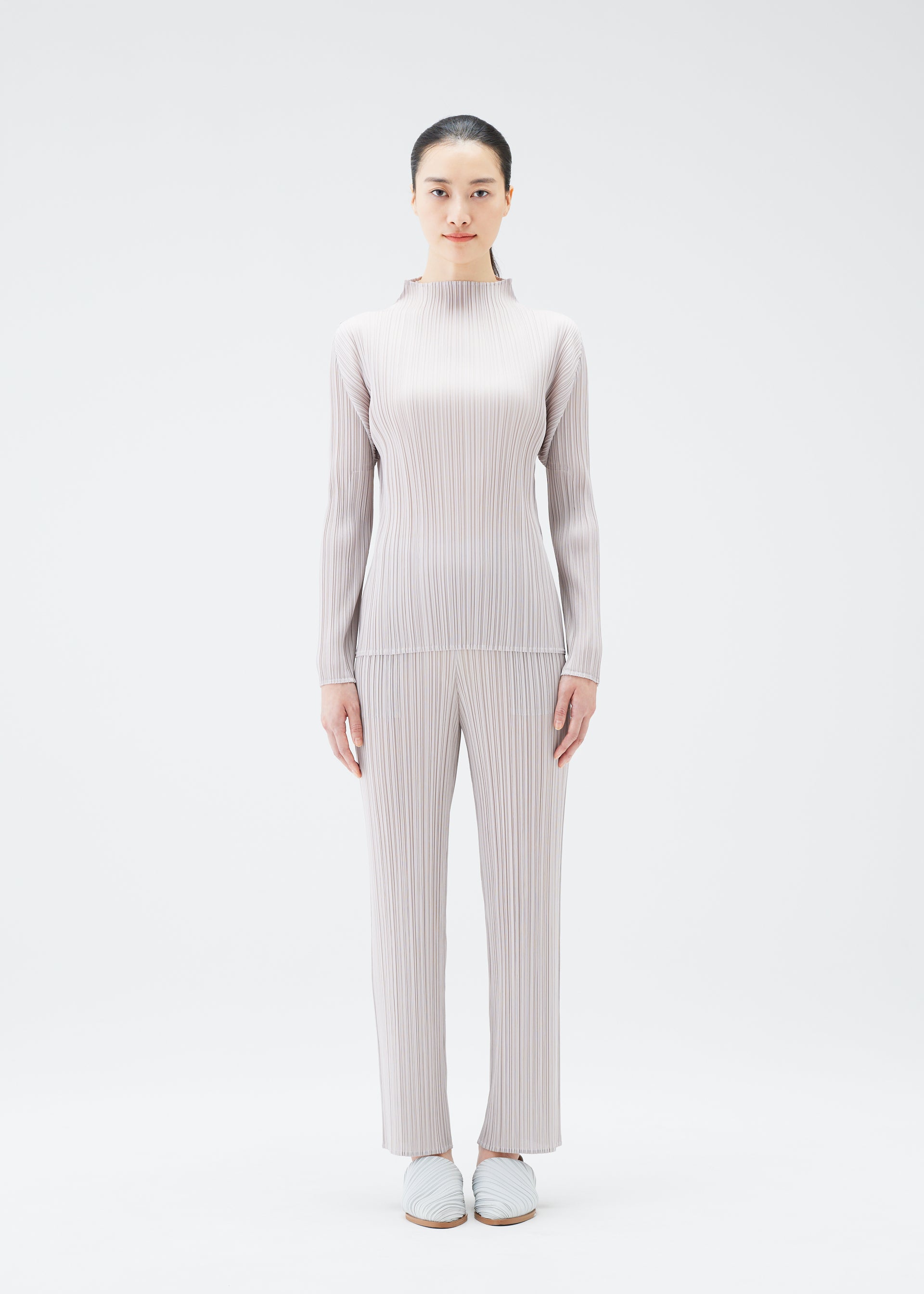 NEW COLORFUL BASICS 4 – isseymiyake.com