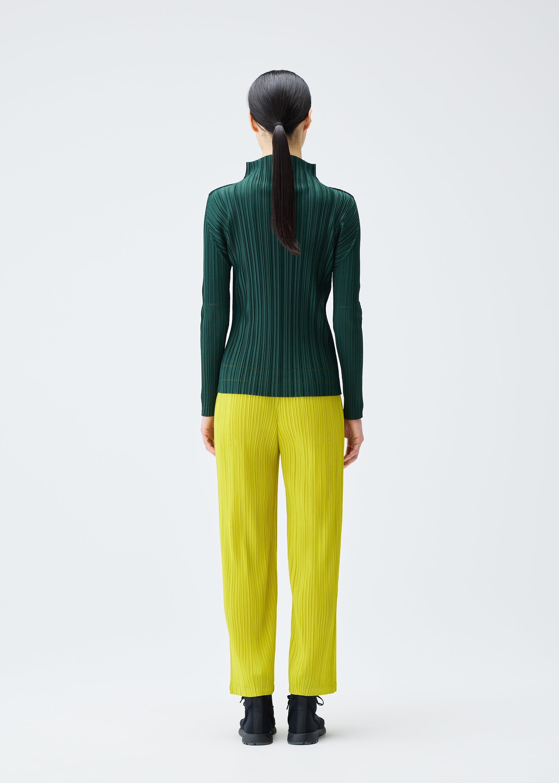 SOFT PLEATS – isseymiyake.com