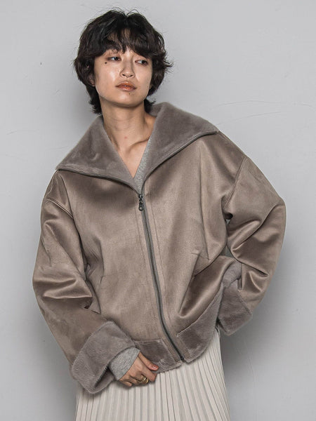 カジュアルだけど女っぽいフェイクムートンジャケット | MAYSON GREY