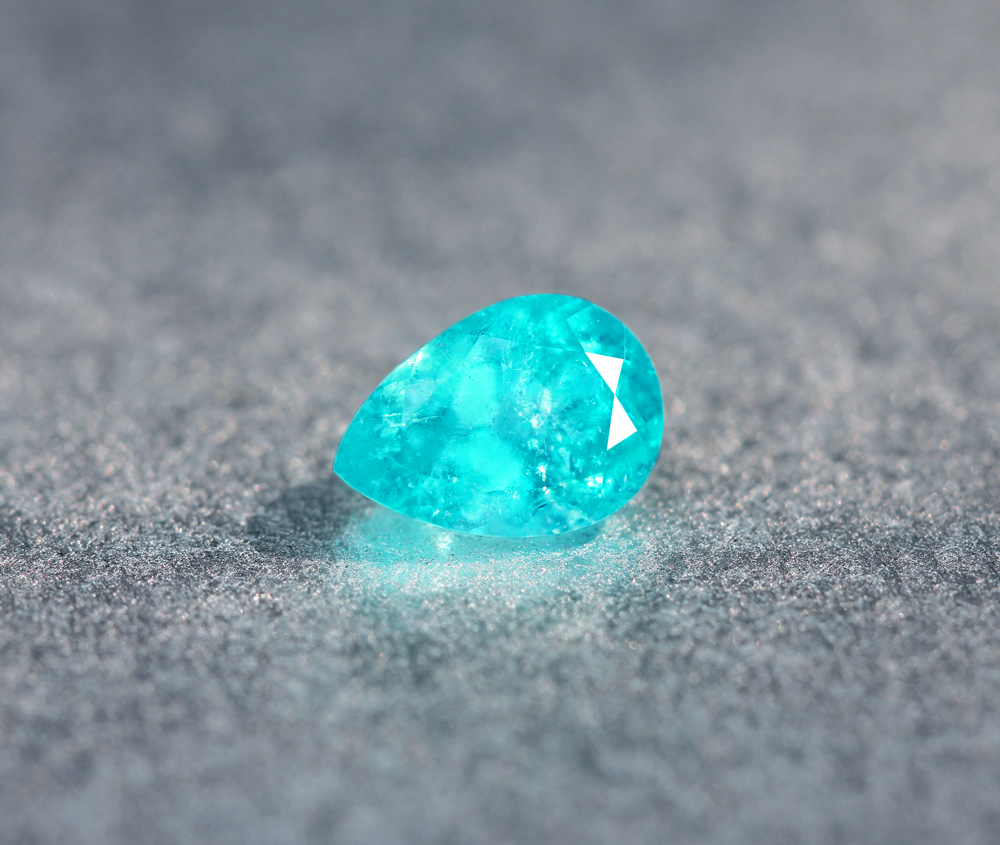 ネオン青バチバチのリングです☆バターリャパライバトルマリン