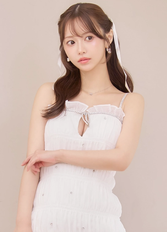 人気キャストにじほちゃん登場♡甘く溶けるピュアホワイトドレス
