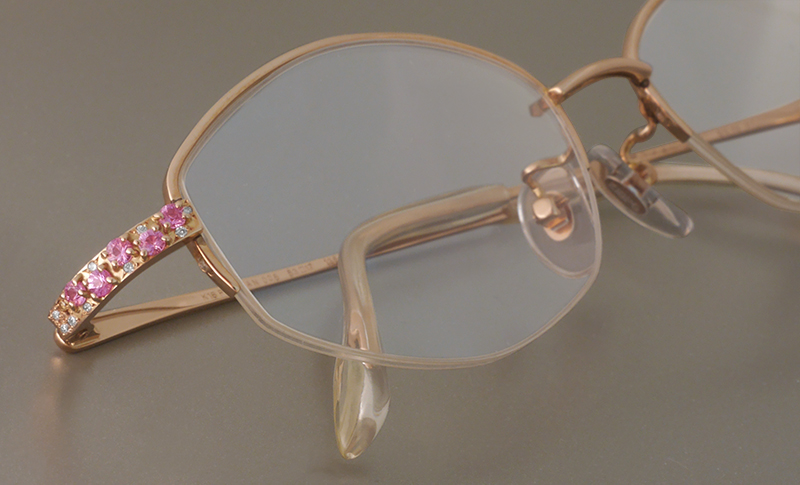 18金、14金ゴールドメガネ多数取揃え 銀座 東京のメガネ店トリプル