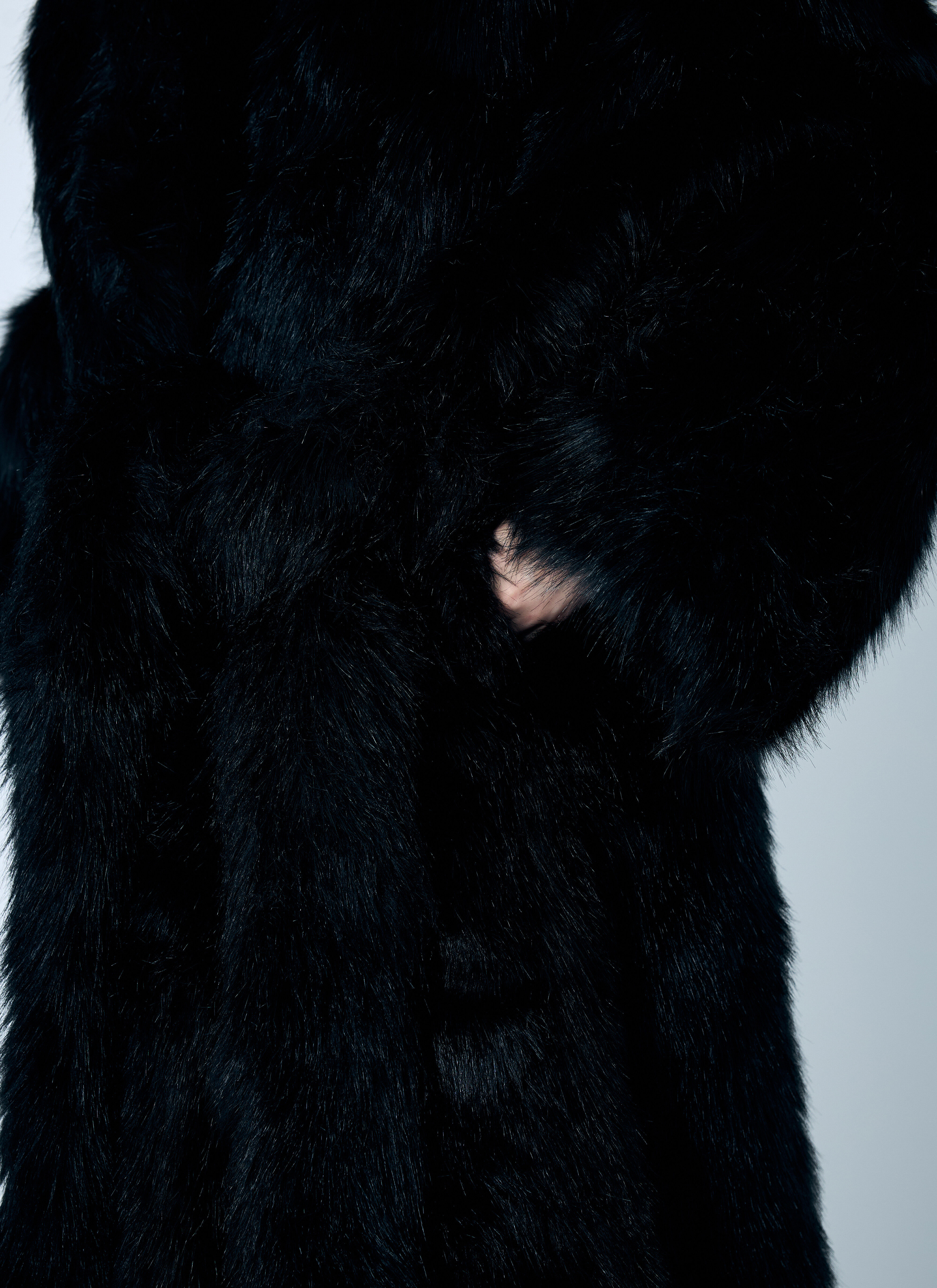 Entire Studios レディース ビッグフェイクファーコート の ブラック