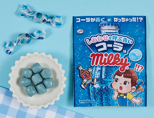 不二家 ミルキー しあわせを呼ぶ青いコーラ味｜ローソン公式サイト