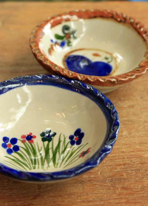 メキシコトナラ焼ボウル皿ハト鳥とお花の模様