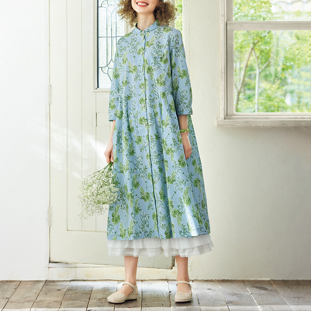 コットンハウスアヤ かすみ草とレースフラワーのプリントワンピース