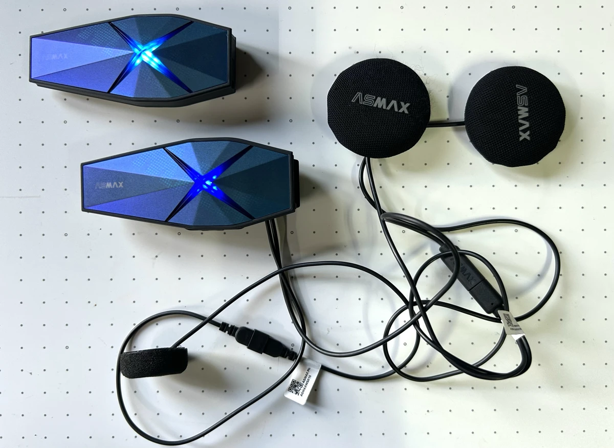 ASMAXが放つ“新感覚×最強”バイクインカム、これは次世代の相棒だ