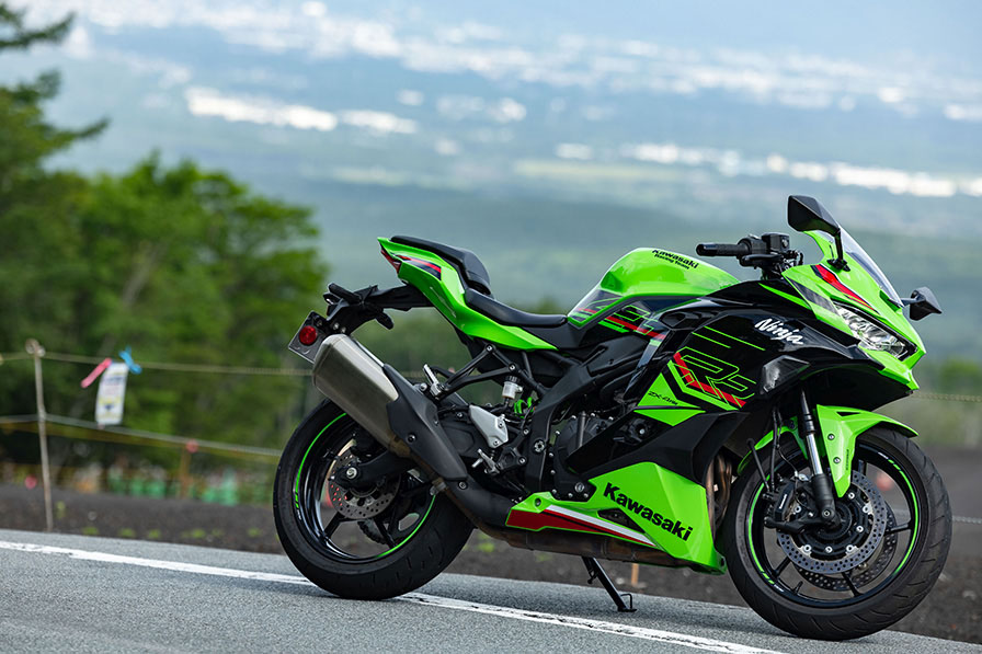 Kawasaki NINJA ZX-4RR KRT Edition】やっぱり快感400ccヨンパツ！ 250
