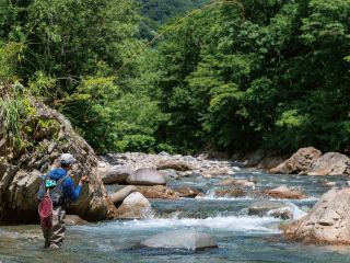 渓流釣りに行こう！ ―フィッシングアイテムの紹介―｜モンベル