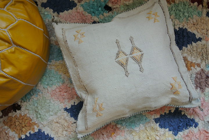 SALE】サブラ （カクタスシルク）クッションカバー・ベージュ【メール