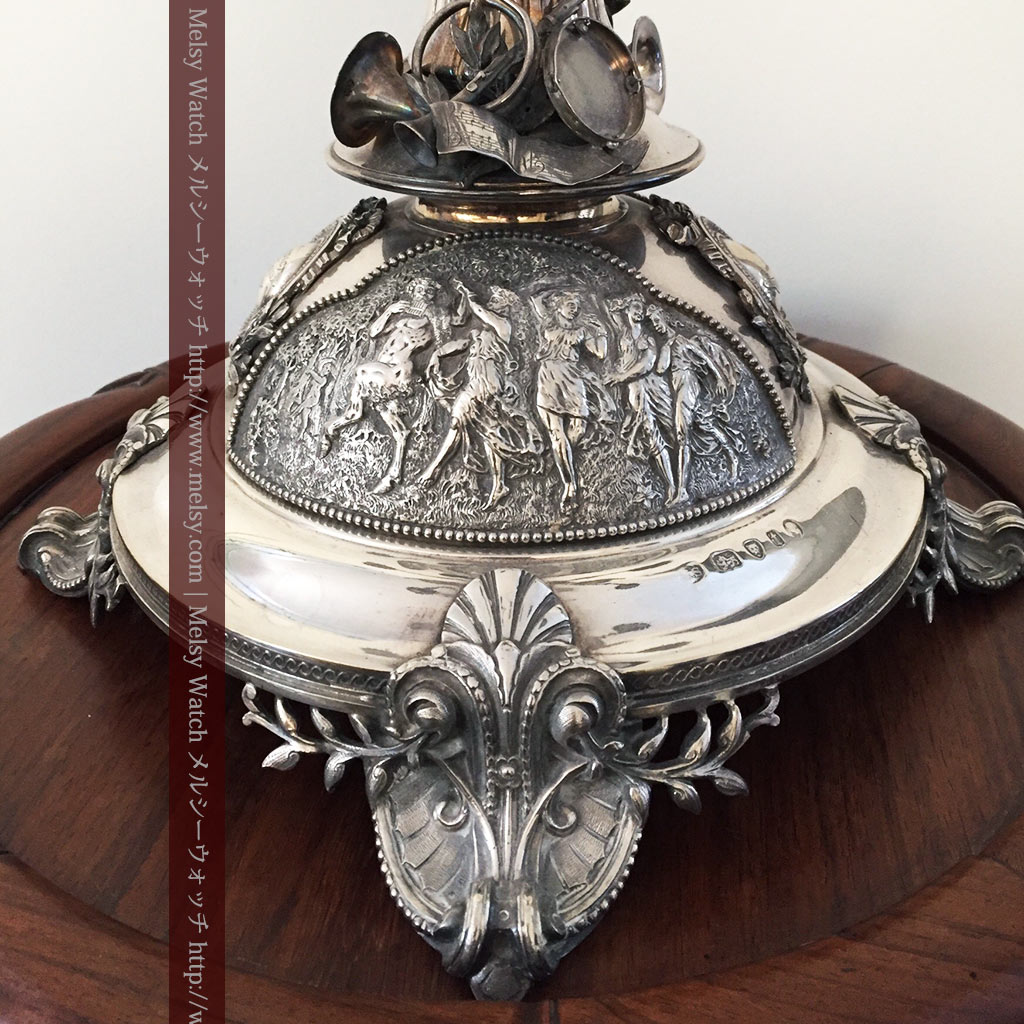 英国ビクトリア朝の豪華な銀のアンティーク燭台 蝋燭7本立【1874年製】