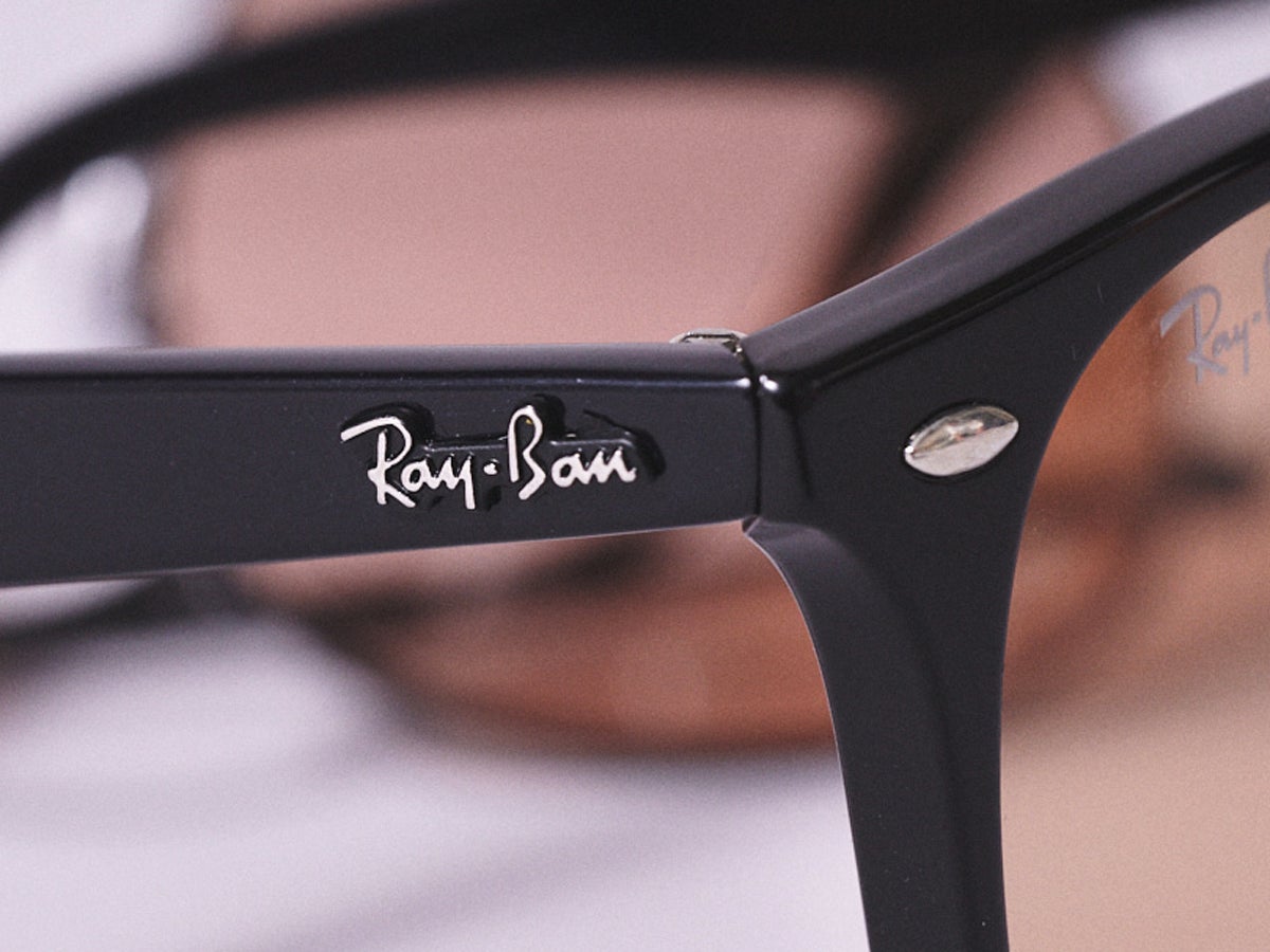 レイバン」のオラつかない“優しいサングラス”を試着＆本音レビュー