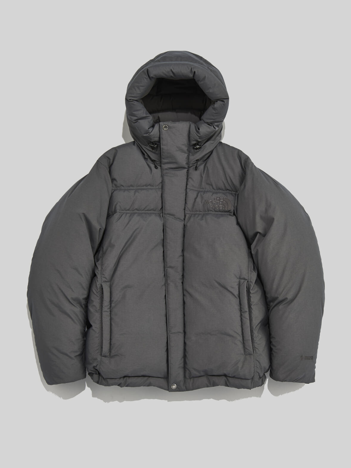 いま買うべき“大人グレー”な「上品ダウン」11選を徹底分析＆試着