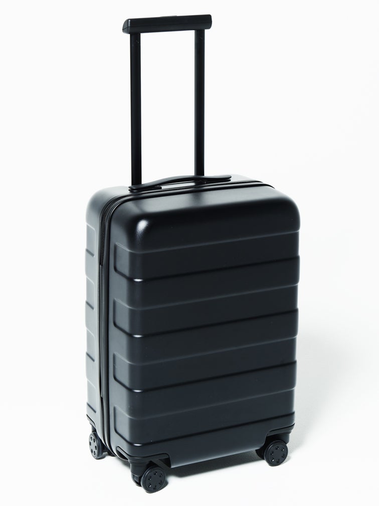 無印良品、パタゴニア…タフなのに軽くてストレスフリー！機内にも