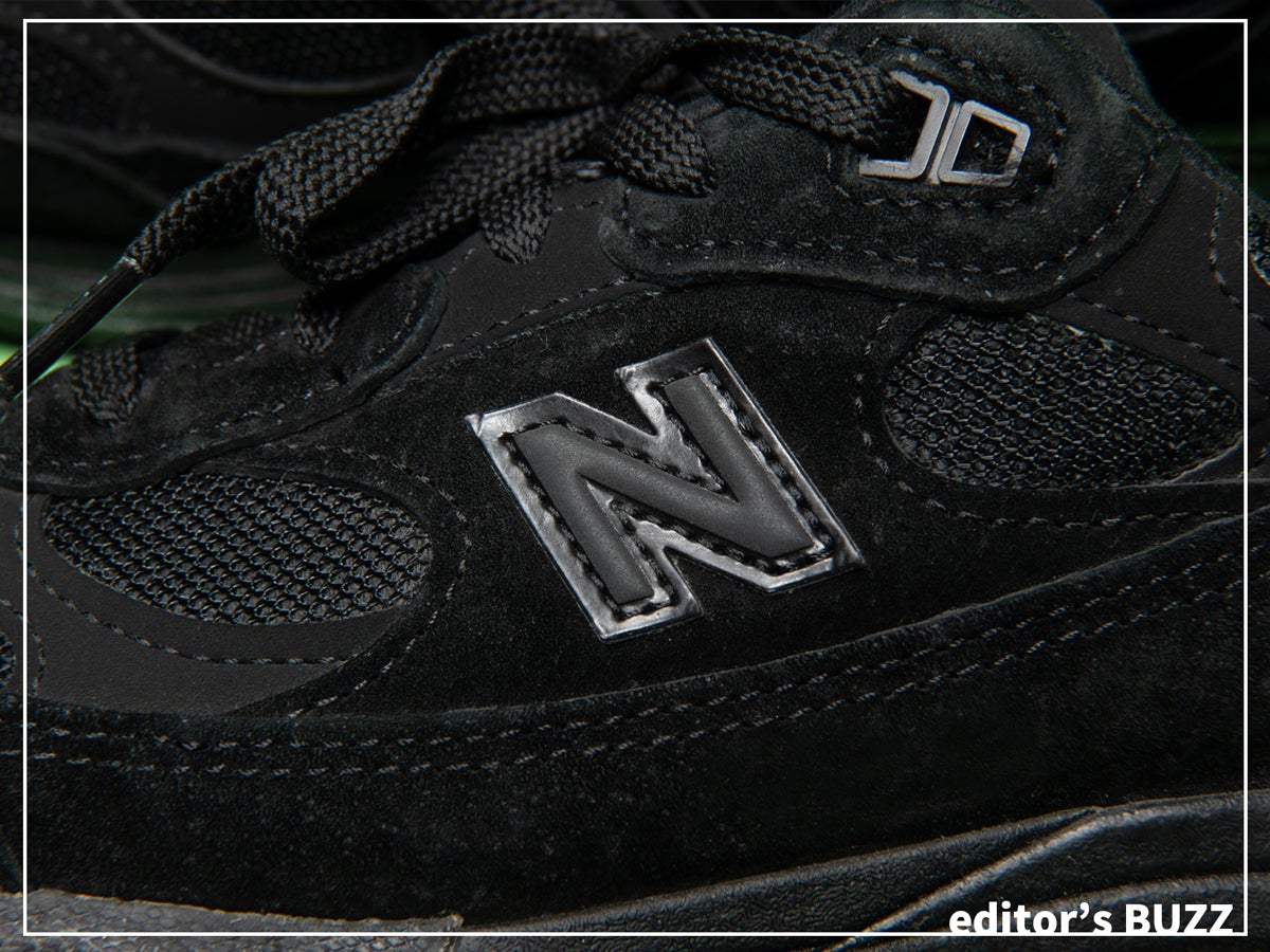オールブラックのニューバランス「992」はちょうどいいハイテク感と