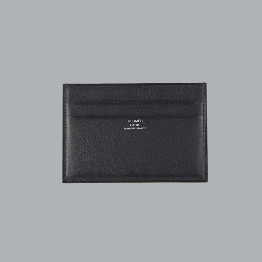 エルメス」のいま買うべき冬小物6選。黒いレザーカードケースから