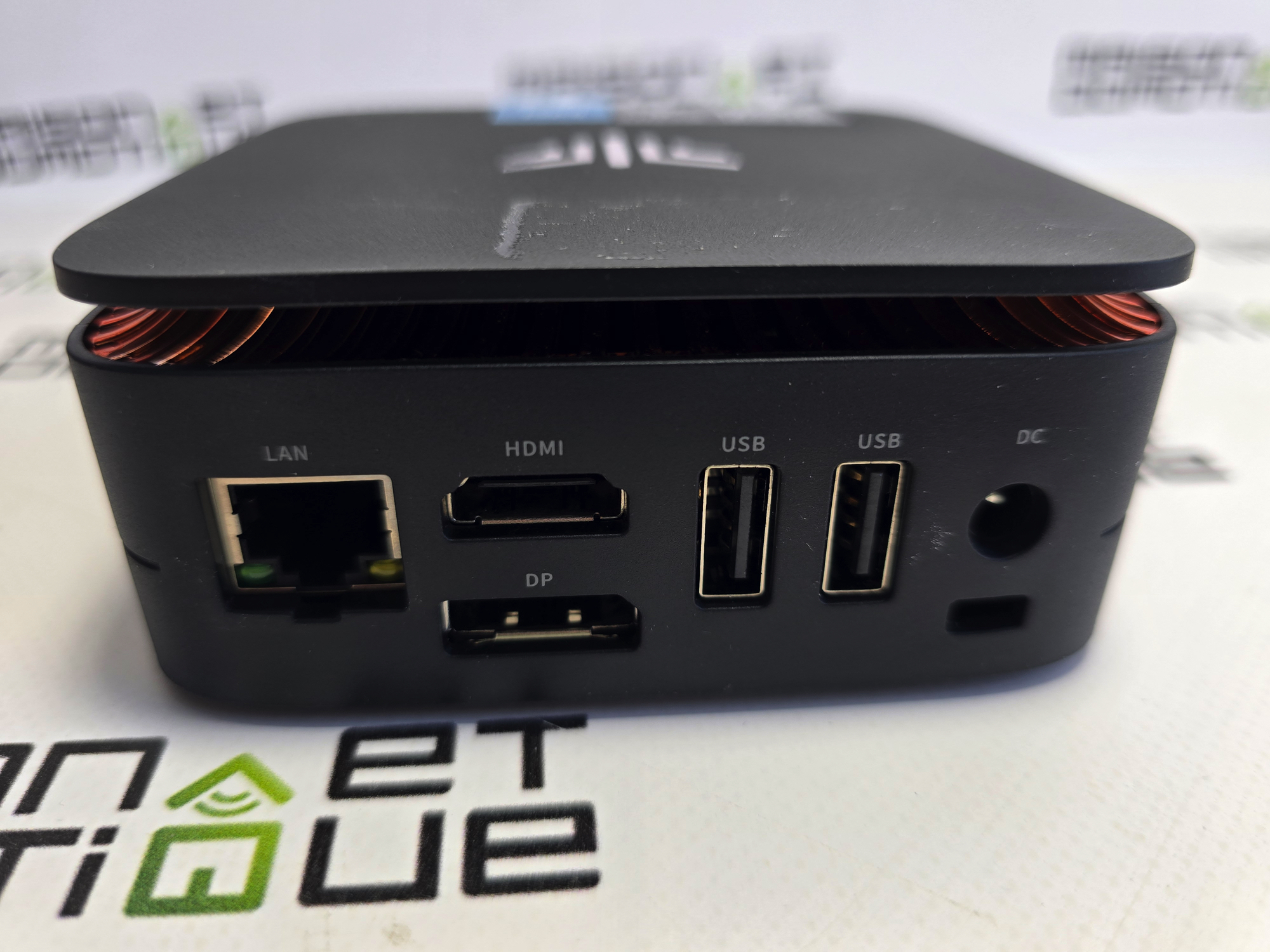 NiPoGi E1 test: the Mini PC that consumes less power than a light