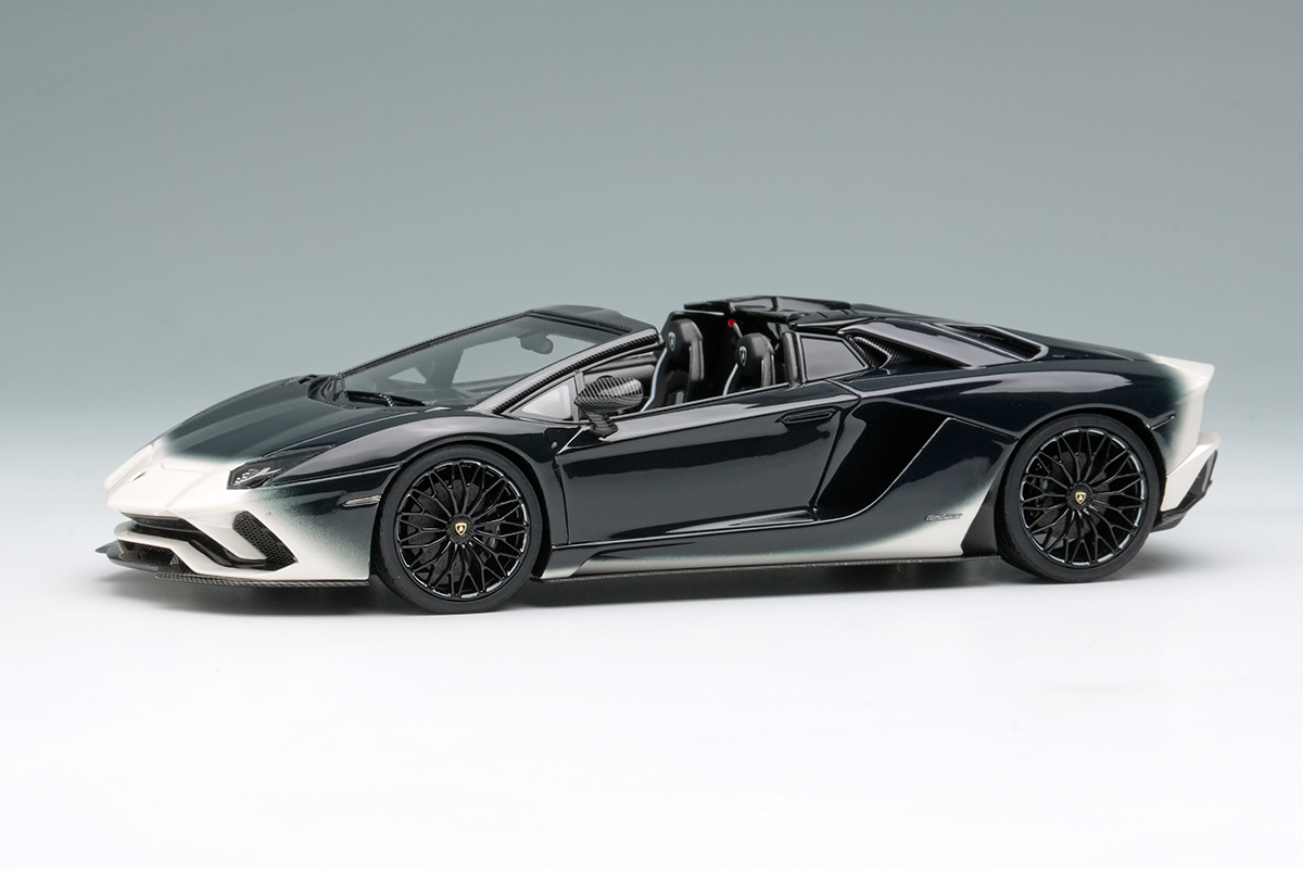 Make Up Co., Ltd. / Lamborghini Aventador S Roadster 50th