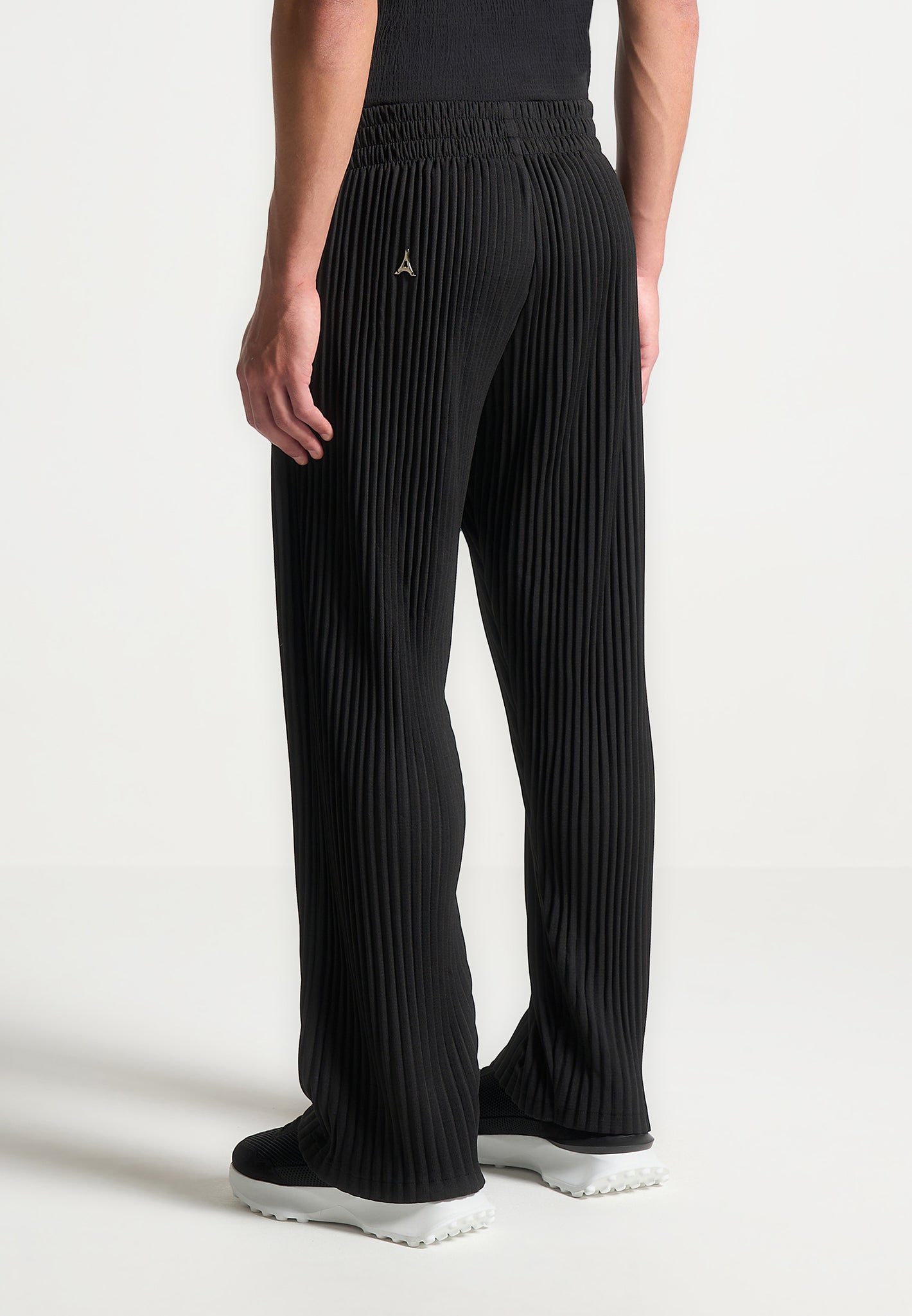 Jonas - Pleated Trousers - Black | Manière De Voir
