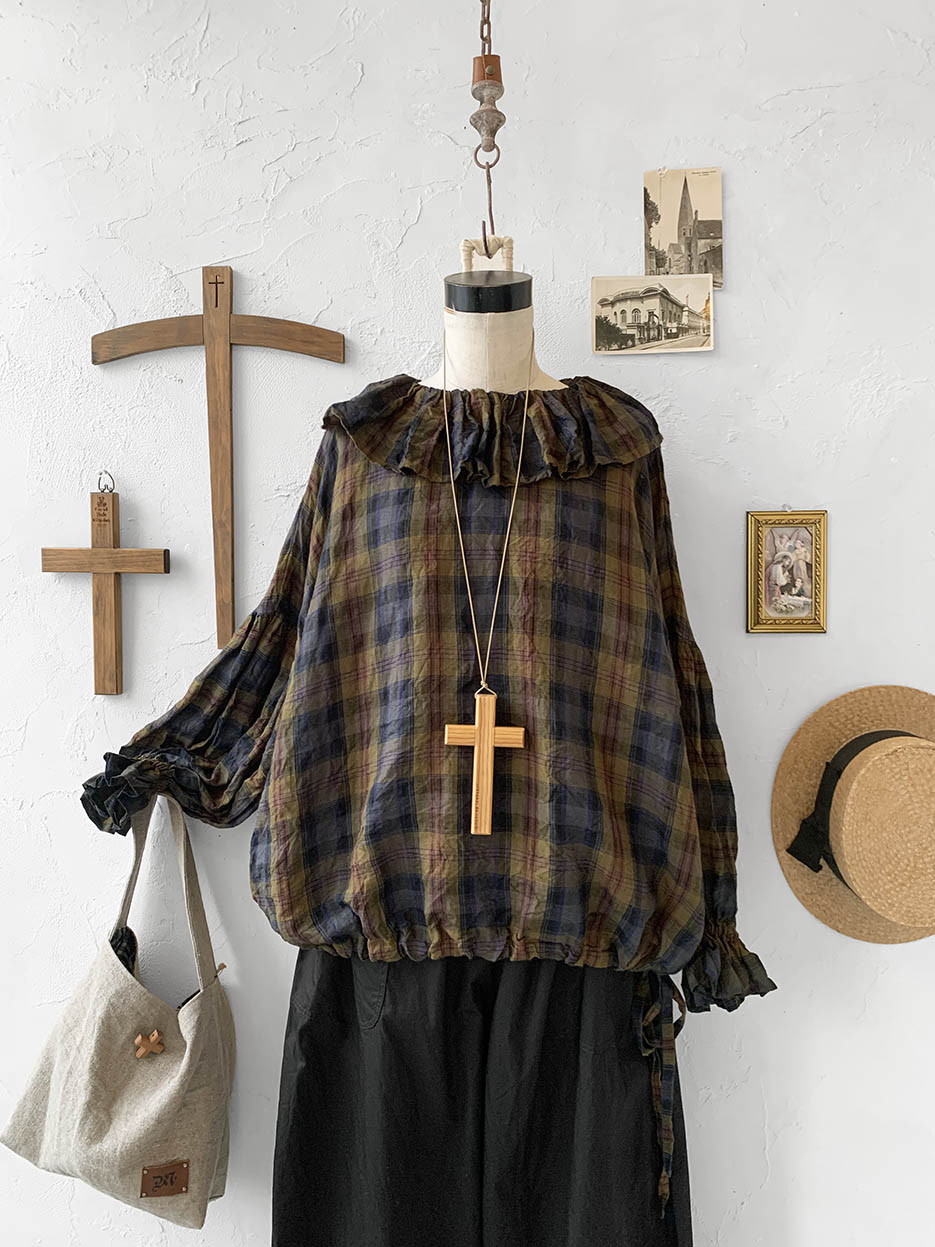 MARCHE' DE SOEUR／ラッフル襟の裾絞りプルオーバー・カーキチェック