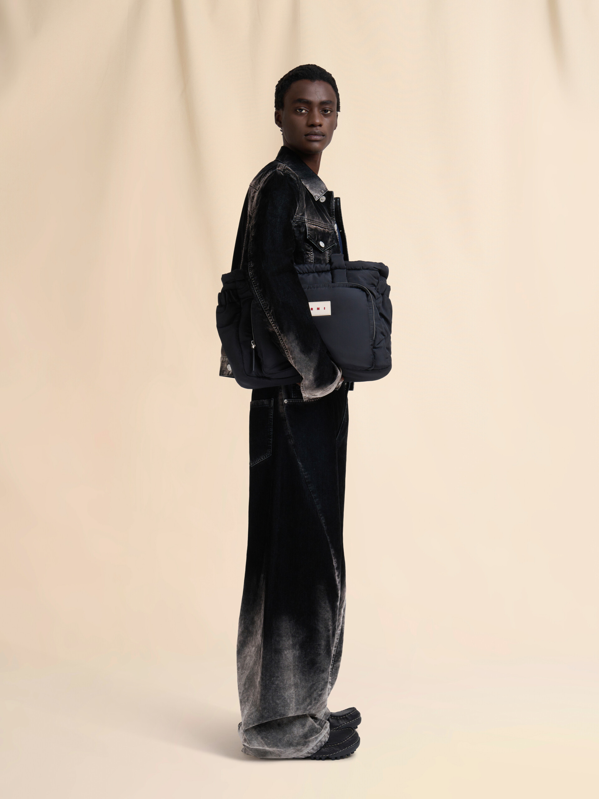 ブラック フロッキー加工デニムツイストジーンズ | Marni