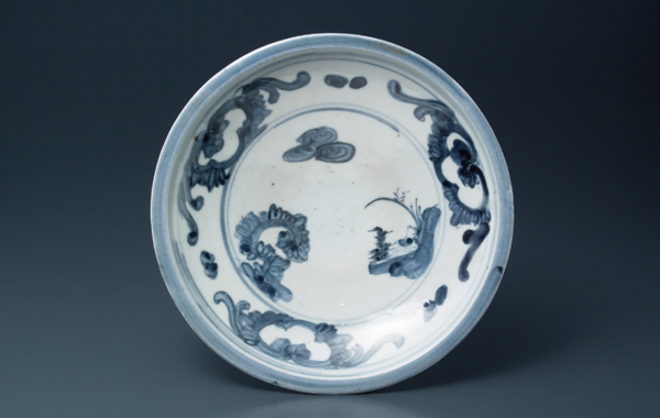 初期伊万里染付雲山水文皿 | 商品詳細 東洋古陶磁の前坂晴天堂