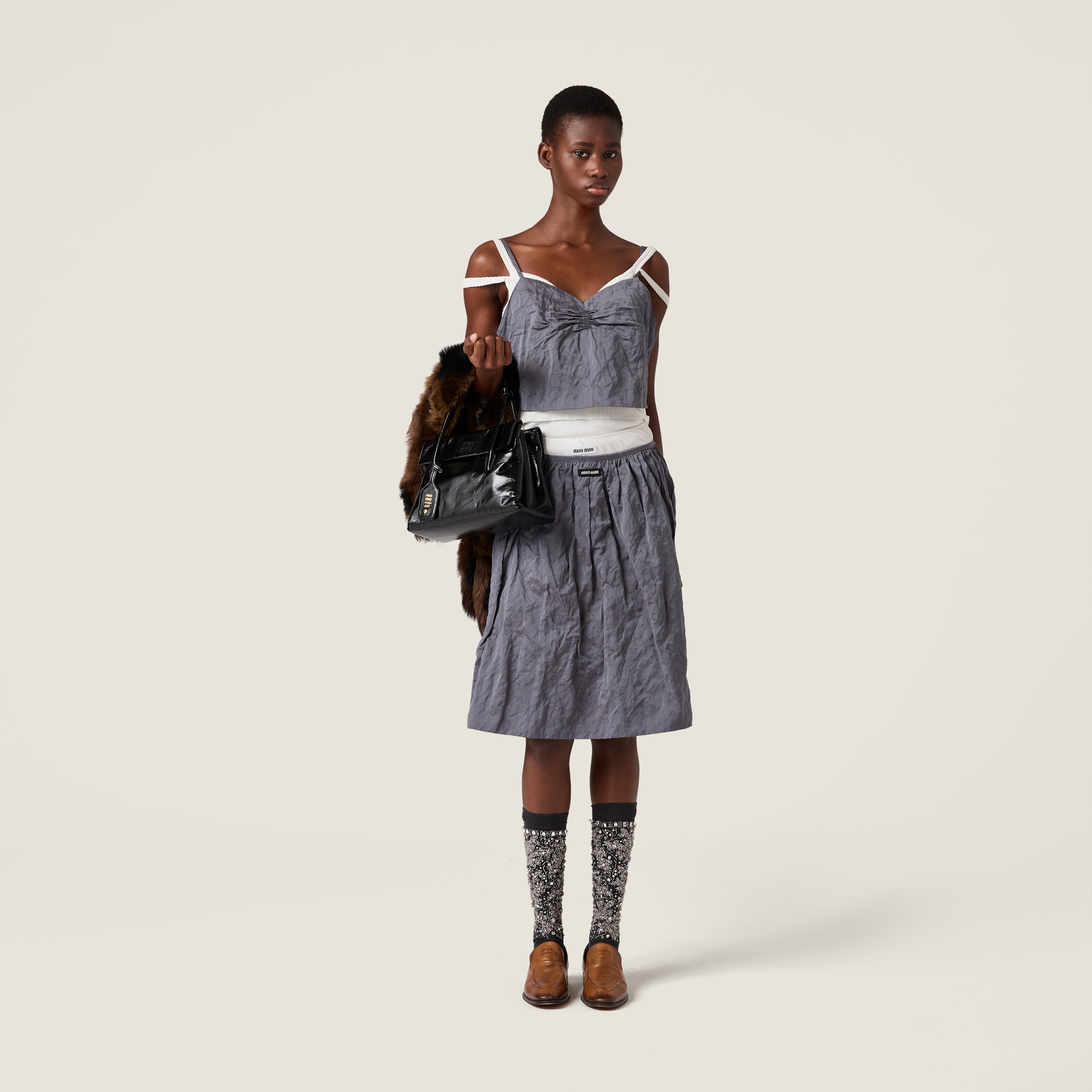 ミュウミュウ miu miu 黒 ベルト付き スカート風 ショートパンツ