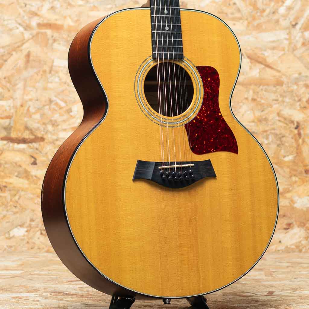 TAYLOR（テイラー）300/400/500シリーズ 一覧 | 三木楽器公式通販サイト