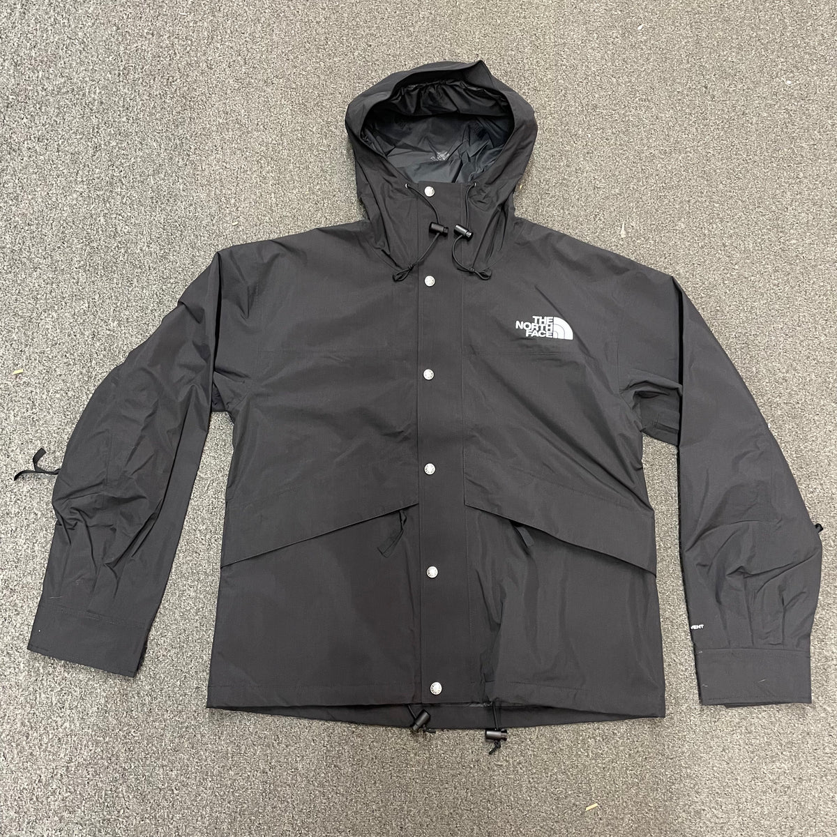The North Face Mens Ceptor Snow Jacket in TNF Black