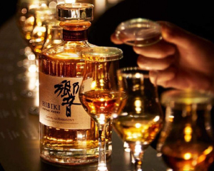 響 ブロッサム ハーモニー 2024 ウイスキー サントリーの通販