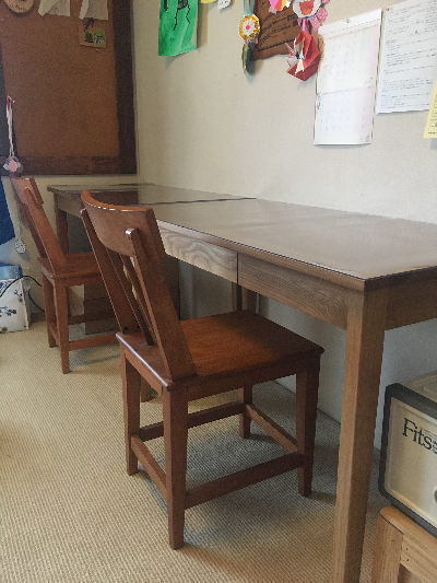 無印良品のデスクサイズに合わせてオーダーできました | 透明テーブル