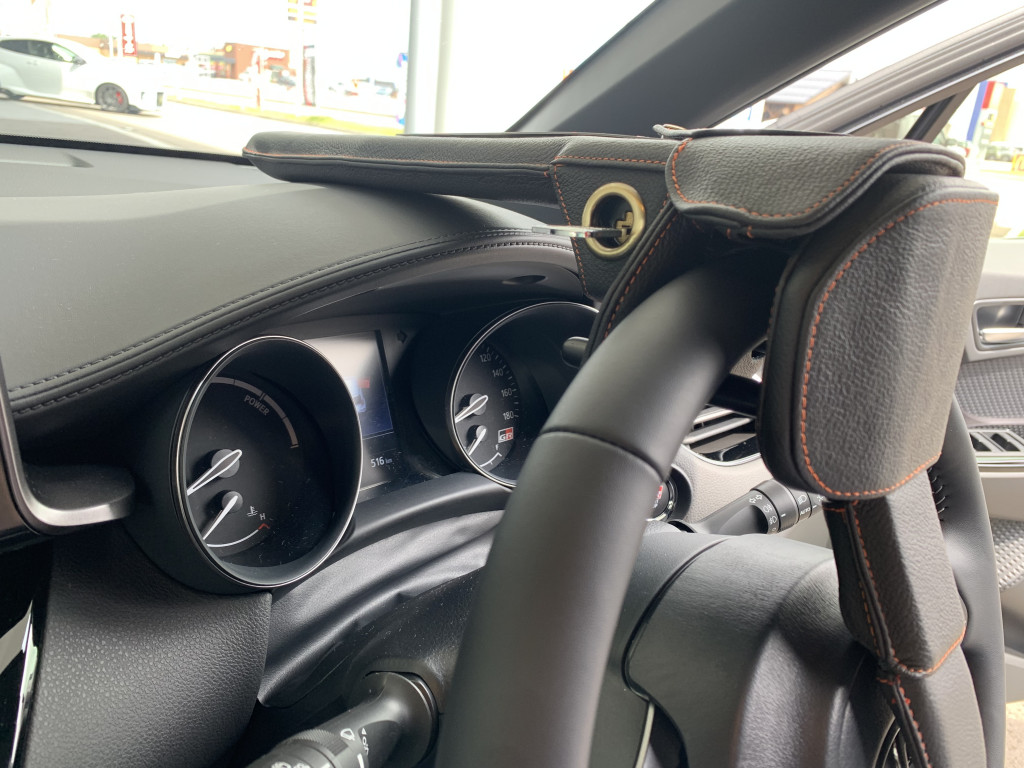 愛車の防犯対策出来てますか？TRD プレミアムステアリングロックで