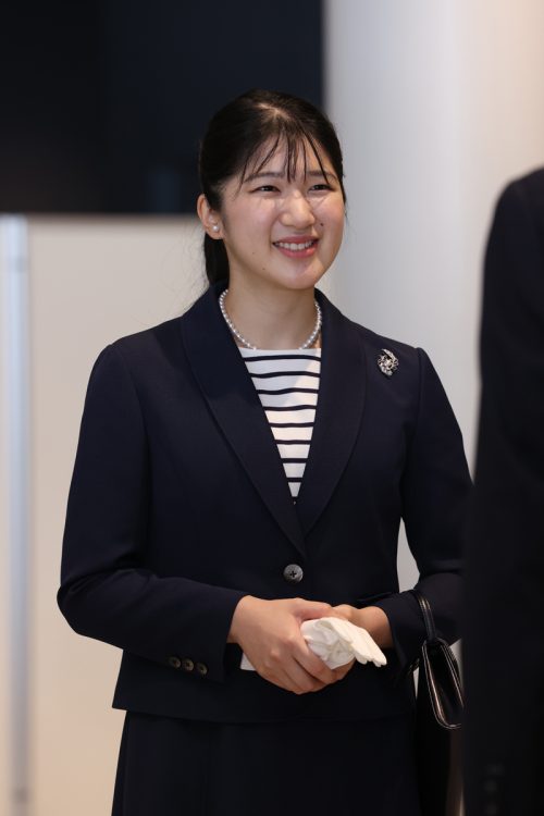 写真】《愛子さま着用のブローチが完売》ミキモトのジュエリーに宿る