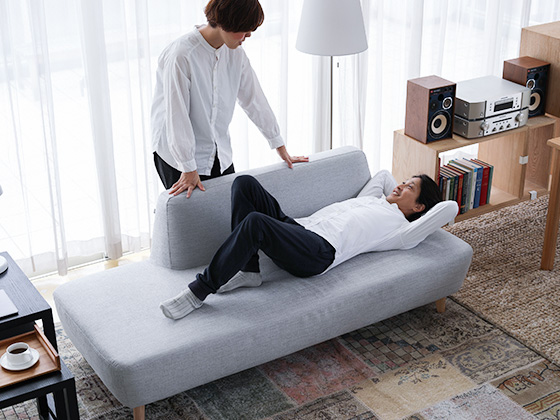 奥行き80cm以下、NOYES人気のコンパクトソファ「Cortile」をご紹介